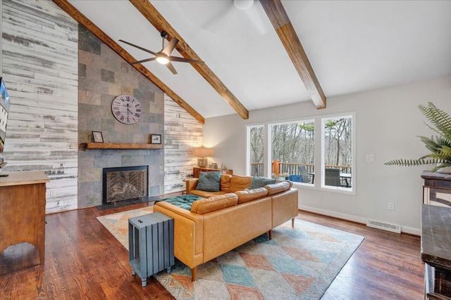 5025 Upland Game RD, Roanoke, VA 24018