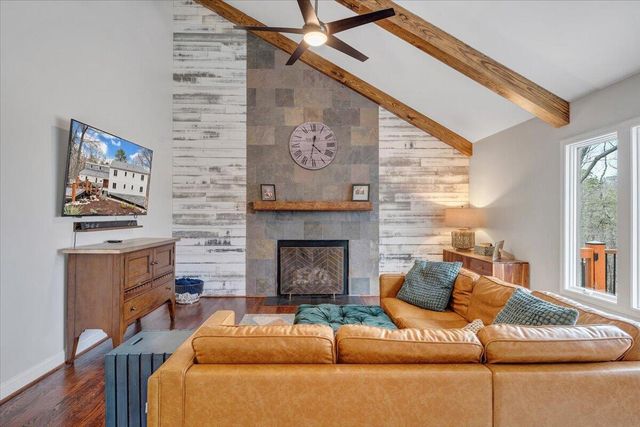 5025 Upland Game RD, Roanoke, VA 24018