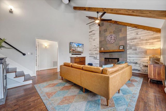 5025 Upland Game RD, Roanoke, VA 24018