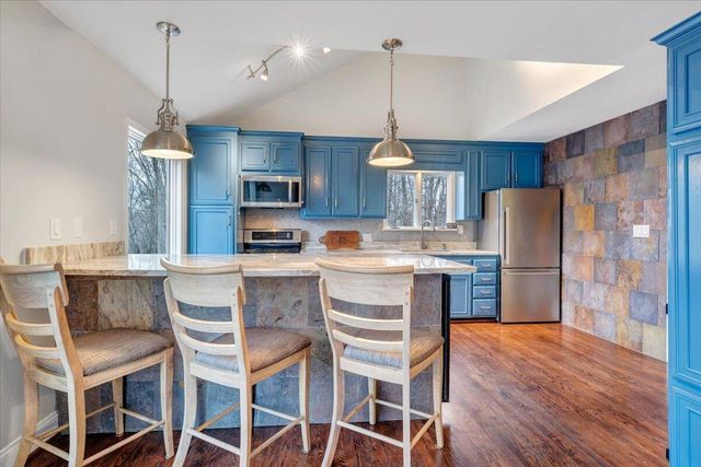 5025 Upland Game RD, Roanoke, VA 24018