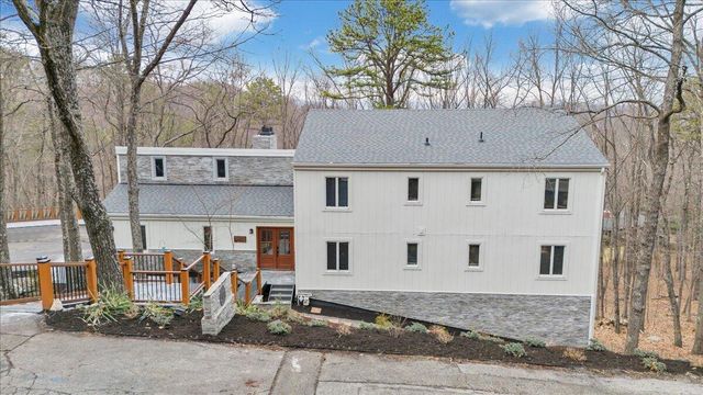 5025 Upland Game RD, Roanoke, VA 24018