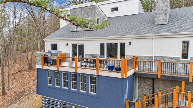 5025 Upland Game RD, Roanoke, VA 24018