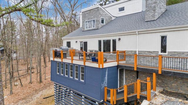 5025 Upland Game RD, Roanoke, VA 24018