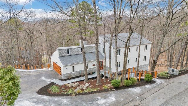 5025 Upland Game RD, Roanoke, VA 24018