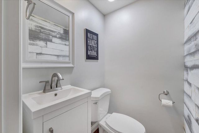 5025 Upland Game RD, Roanoke, VA 24018