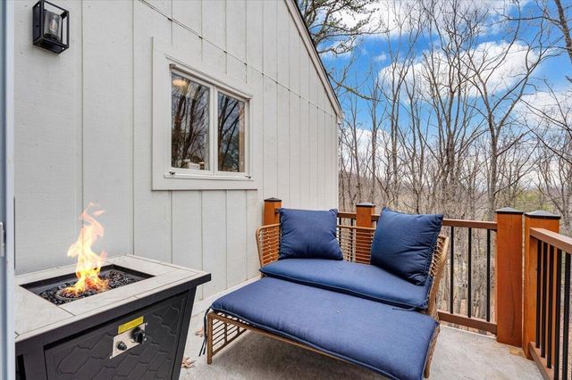 5025 Upland Game RD, Roanoke, VA 24018