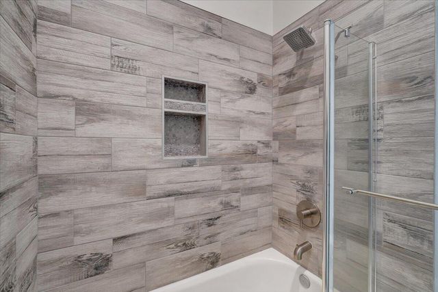 5025 Upland Game RD, Roanoke, VA 24018