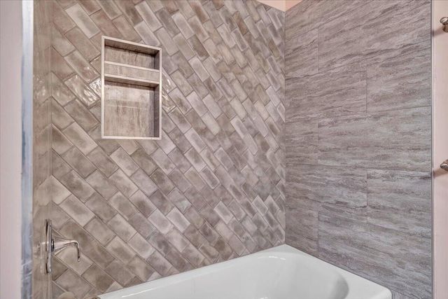 5025 Upland Game RD, Roanoke, VA 24018