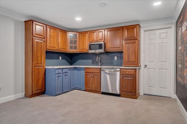 5025 Upland Game RD, Roanoke, VA 24018