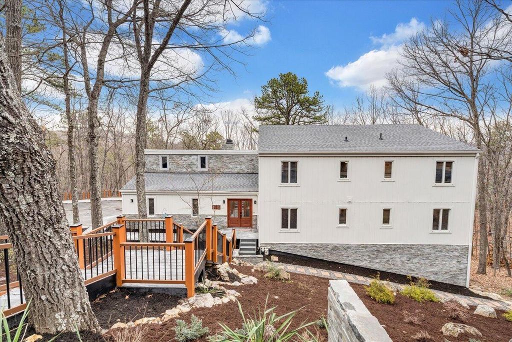 5025 Upland Game RD, Roanoke, VA 24018