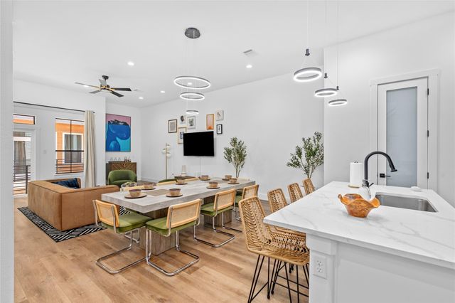 1303 E 27th Street B, Houston, TX 77009