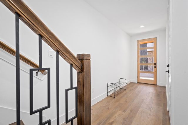1303 E 27th Street B, Houston, TX 77009