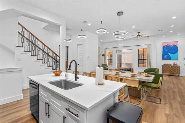 1303 E 27th Street B, Houston, TX 77009