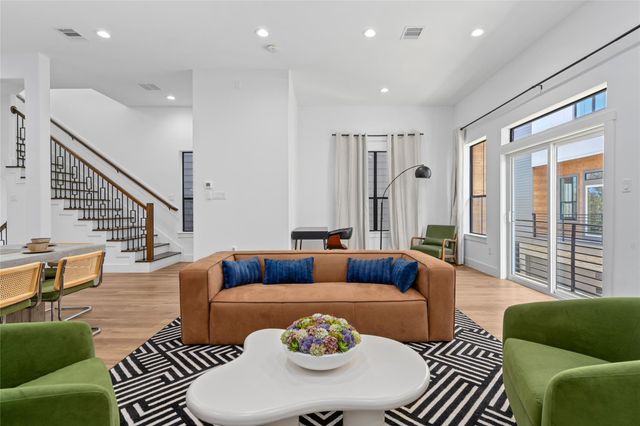 1303 E 27th Street B, Houston, TX 77009