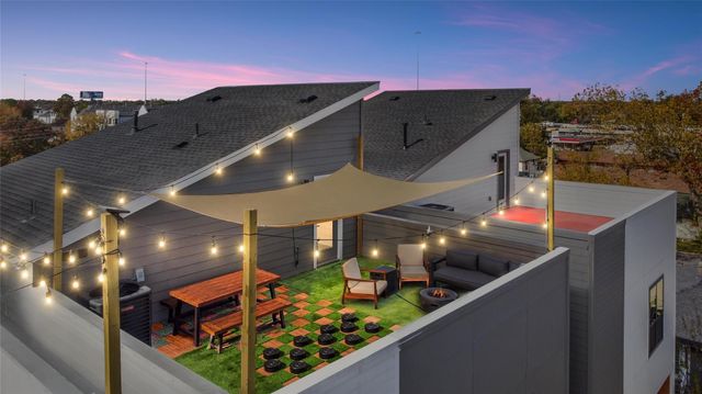 1303 E 27th Street B, Houston, TX 77009
