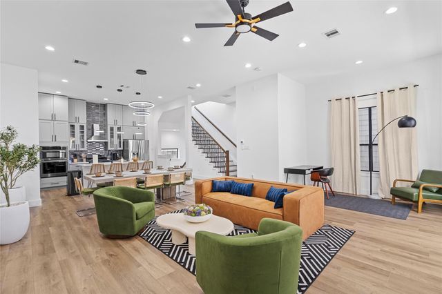 1303 E 27th Street B, Houston, TX 77009