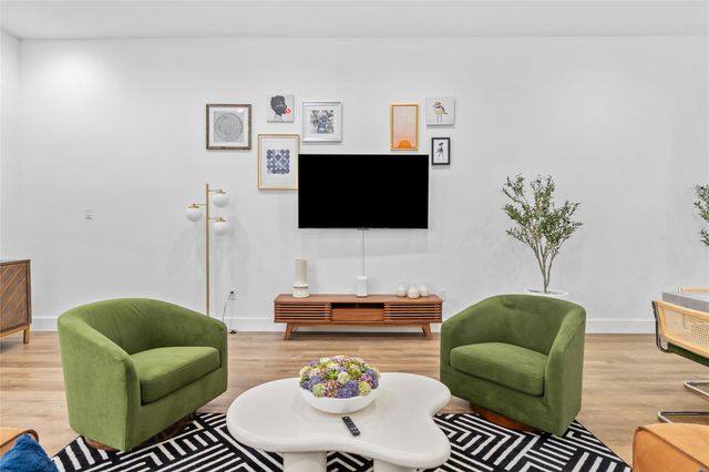 1303 E 27th Street B, Houston, TX 77009