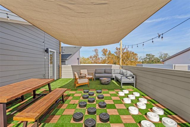 1303 E 27th Street B, Houston, TX 77009