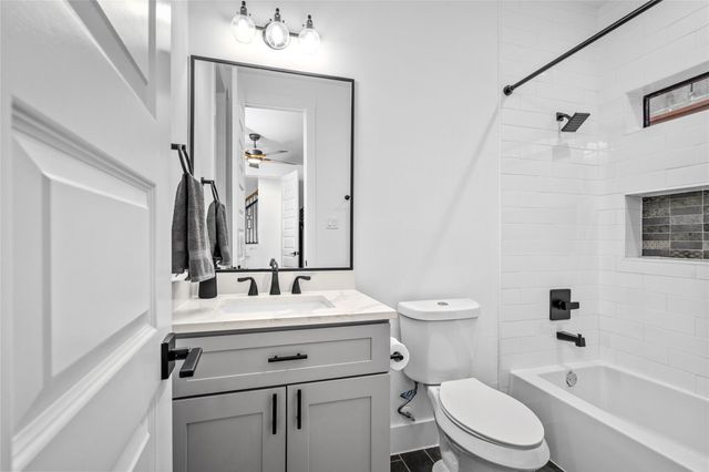1303 E 27th Street B, Houston, TX 77009