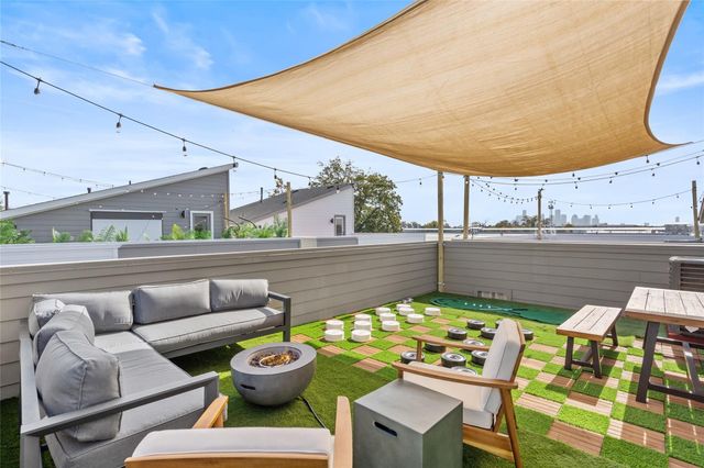 1303 E 27th Street B, Houston, TX 77009
