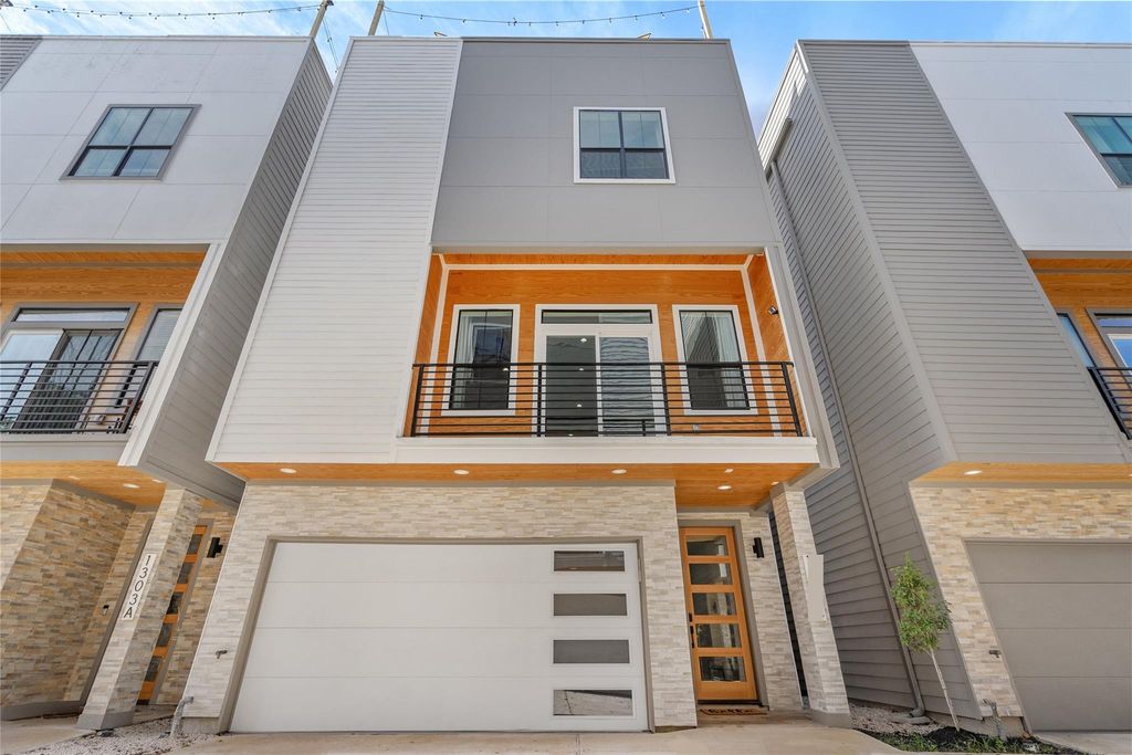 1303 E 27th Street B, Houston, TX 77009