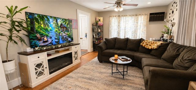 16 Winsor Street, Providence, RI 02908