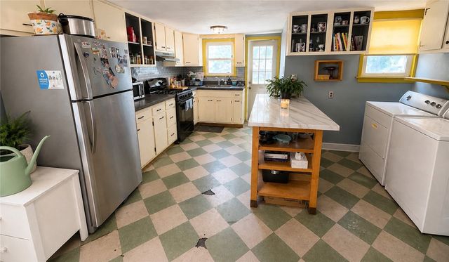 16 Winsor Street, Providence, RI 02908
