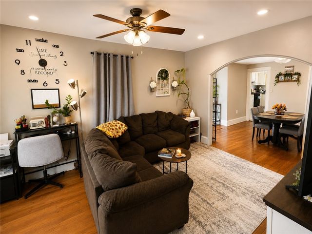 16 Winsor Street, Providence, RI 02908