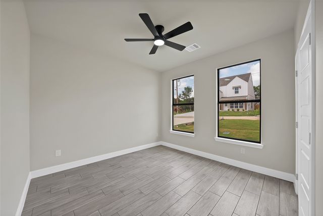 5700 Barkridge Drive, Granbury, TX 76048