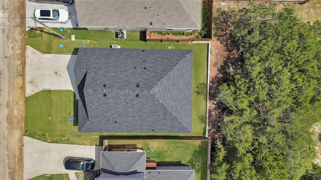 5700 Barkridge Drive, Granbury, TX 76048