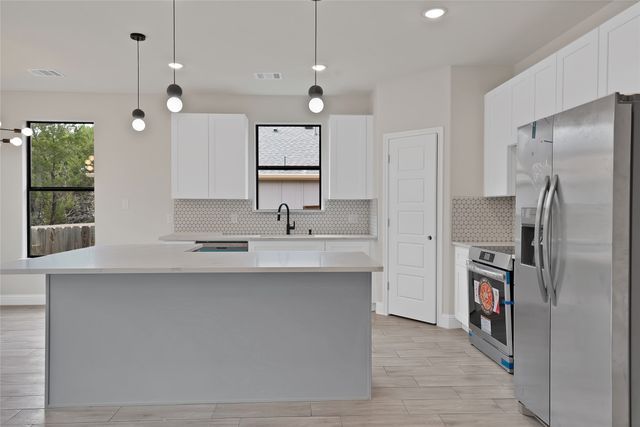 5700 Barkridge Drive, Granbury, TX 76048