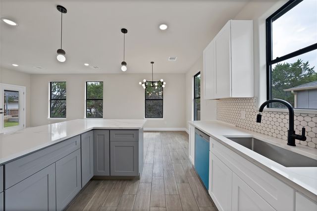5700 Barkridge Drive, Granbury, TX 76048