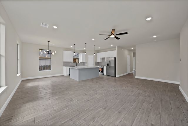 5700 Barkridge Drive, Granbury, TX 76048