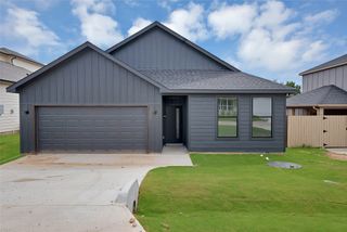 5700 Barkridge Drive, Granbury, TX 76048
