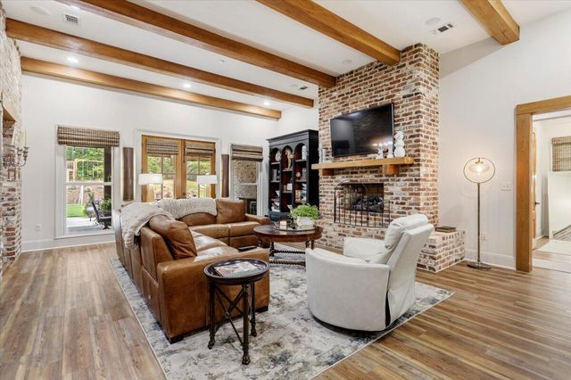 242 Tallulah Ridge, Hattiesburg, MS 39402