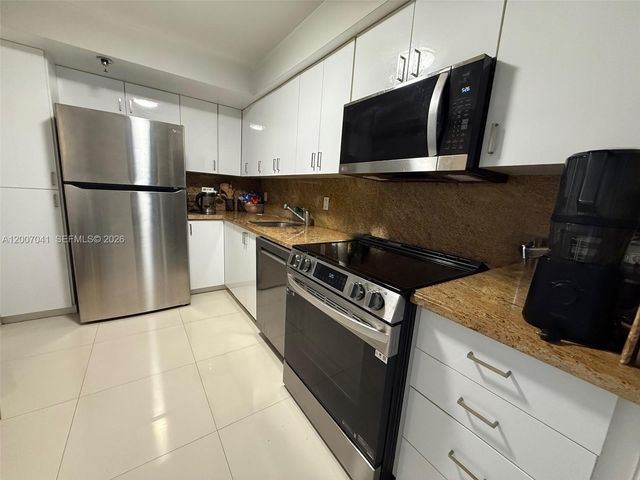 20505 E Country Club Dr 836, Aventura, FL 33180