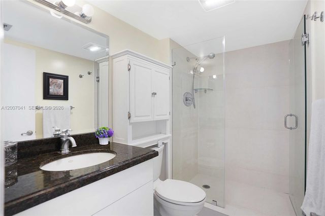 20505 E Country Club Dr 836, Aventura, FL 33180