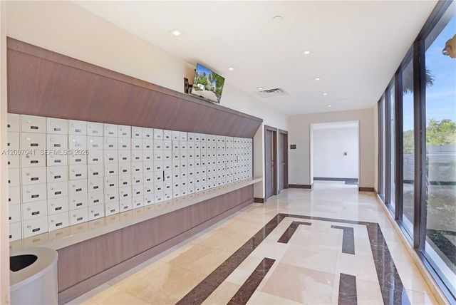 20505 E Country Club Dr 836, Aventura, FL 33180
