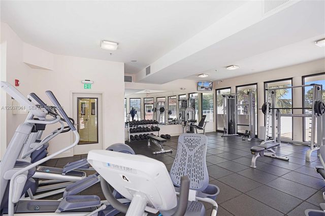 20505 E Country Club Dr 836, Aventura, FL 33180