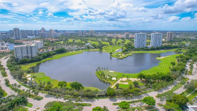 20505 E Country Club Dr 836, Aventura, FL 33180