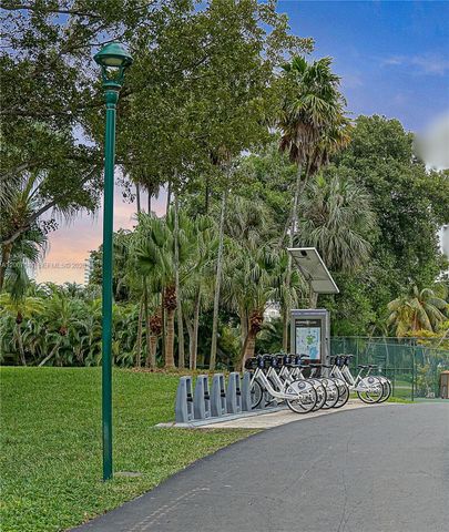 20505 E Country Club Dr 836, Aventura, FL 33180