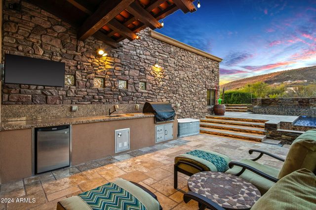 9533 E RISING SUN Drive, Scottsdale, AZ 85262