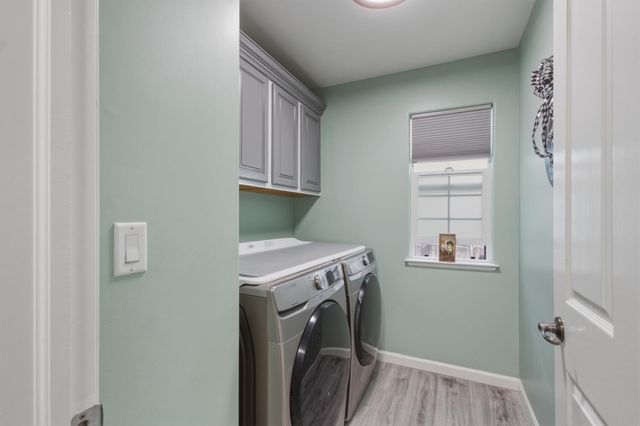 1201 W Donna Dr, Merced, CA 95348