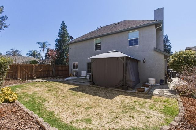 1201 W Donna Dr, Merced, CA 95348