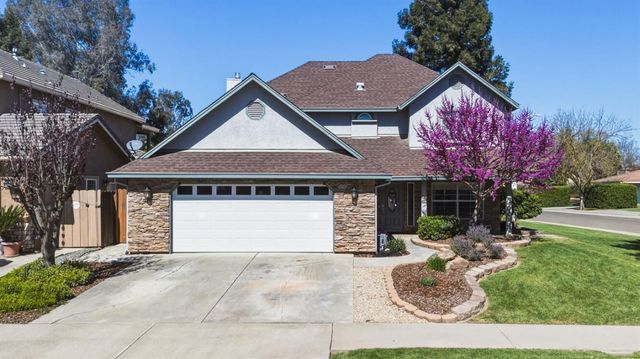 1201 W Donna Dr, Merced, CA 95348