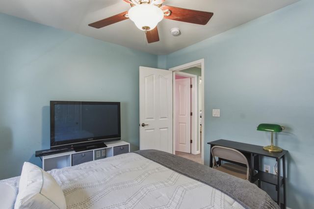 1201 W Donna Dr, Merced, CA 95348