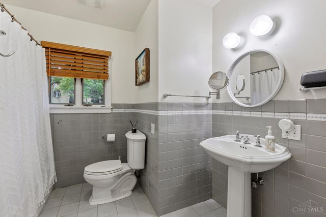 3936 Red Bud Avenue, Cincinnati, OH 45229