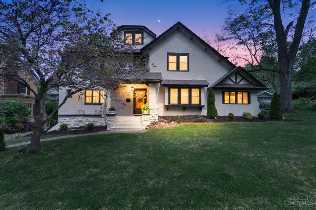 3936 Red Bud Avenue, Cincinnati, OH 45229