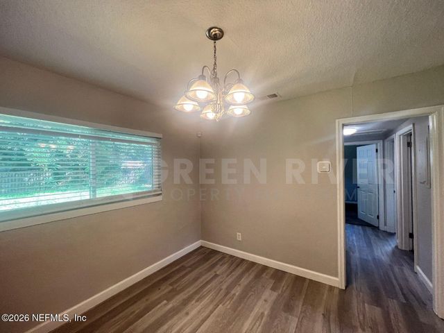 6817 CAMELOT Road, Jacksonville, FL 32211