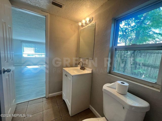 6817 CAMELOT Road, Jacksonville, FL 32211